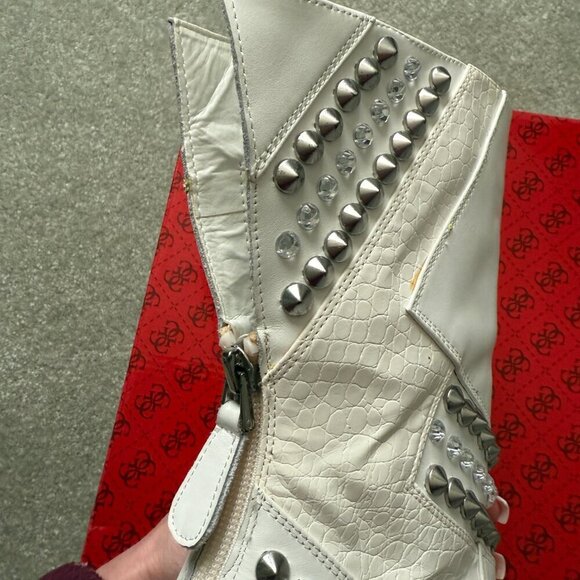Guess GW Nyx White Multi Leather Studded Boots - Size 6M - Picture 3 of 11